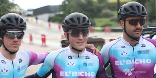 El bicho cycling team riders wearing Revoray professional cycling sunglasses before the Memorial Sanroma race.